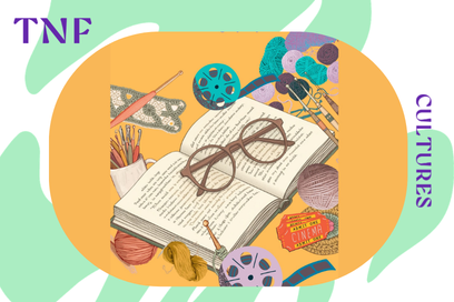 illustration colorée et joyeuse sur fond jaune moutarde d'objets d'activité créative rassemblés : lunettes, livre, pelote de laine... - Agrandir l'image, fenêtre modale