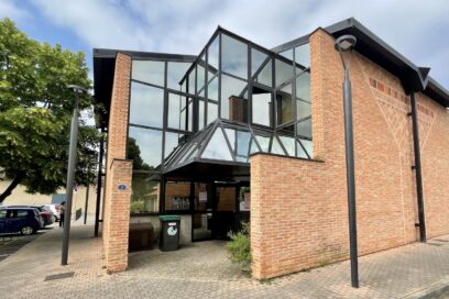 Photo de la façade de l'École d'Enseignements Artistiques - Agrandir l'image, fenêtre modale