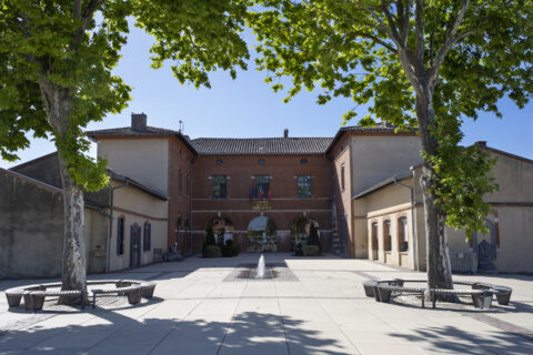 Photo face mairie de tournefeuille