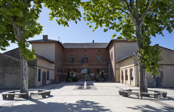 Photo face mairie de tournefeuille