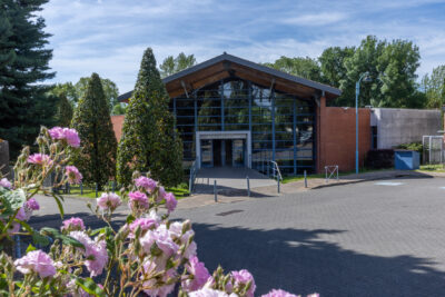 Photo de la façade de la Médiathèque - Agrandir l'image 10 sur 12, fenêtre modale