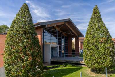 Photo de l'entrée de la Médiathèque - Agrandir l'image 11 sur 12, fenêtre modale