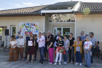 La responsable de la maison de quartier de Pahin prend la parole  - Agrandir l'image 5 sur 53, fenêtre modale