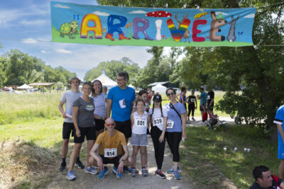 Des habitants à l'arrivée - Agrandir l'image 2 sur 32, fenêtre modale