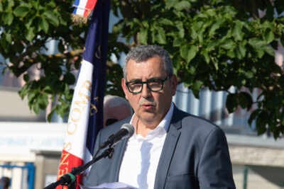 Photo du Maire Frédéric Parre qui fait un discours - Agrandir l'image 1 sur 5, fenêtre modale