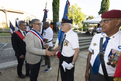 Agrandir l'image 3 sur 17, fenêtre modale
