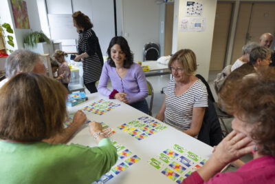 photo d'un groupe de femmes qui jouent à skyjo - Agrandir l'image 1 sur 21, fenêtre modale